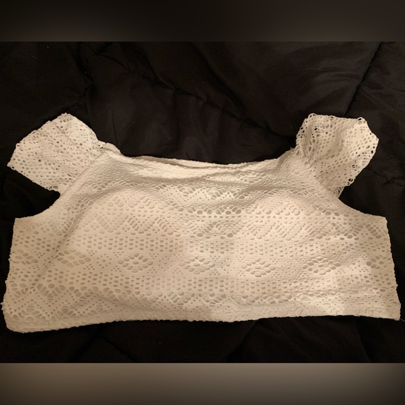 3/$20 No Boundaries Women’s White Crocheted Bikini Top - Size Large (11/13) - Picture 7 of 8